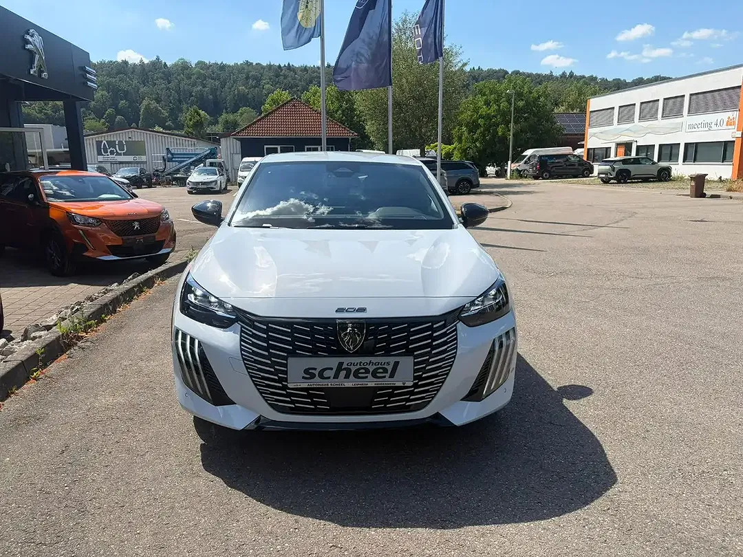 Peugeot 208 - Thumbnail 2