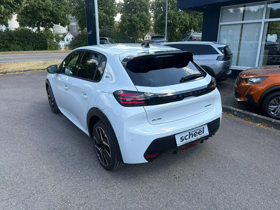 Peugeot 208 - Thumbnail 6