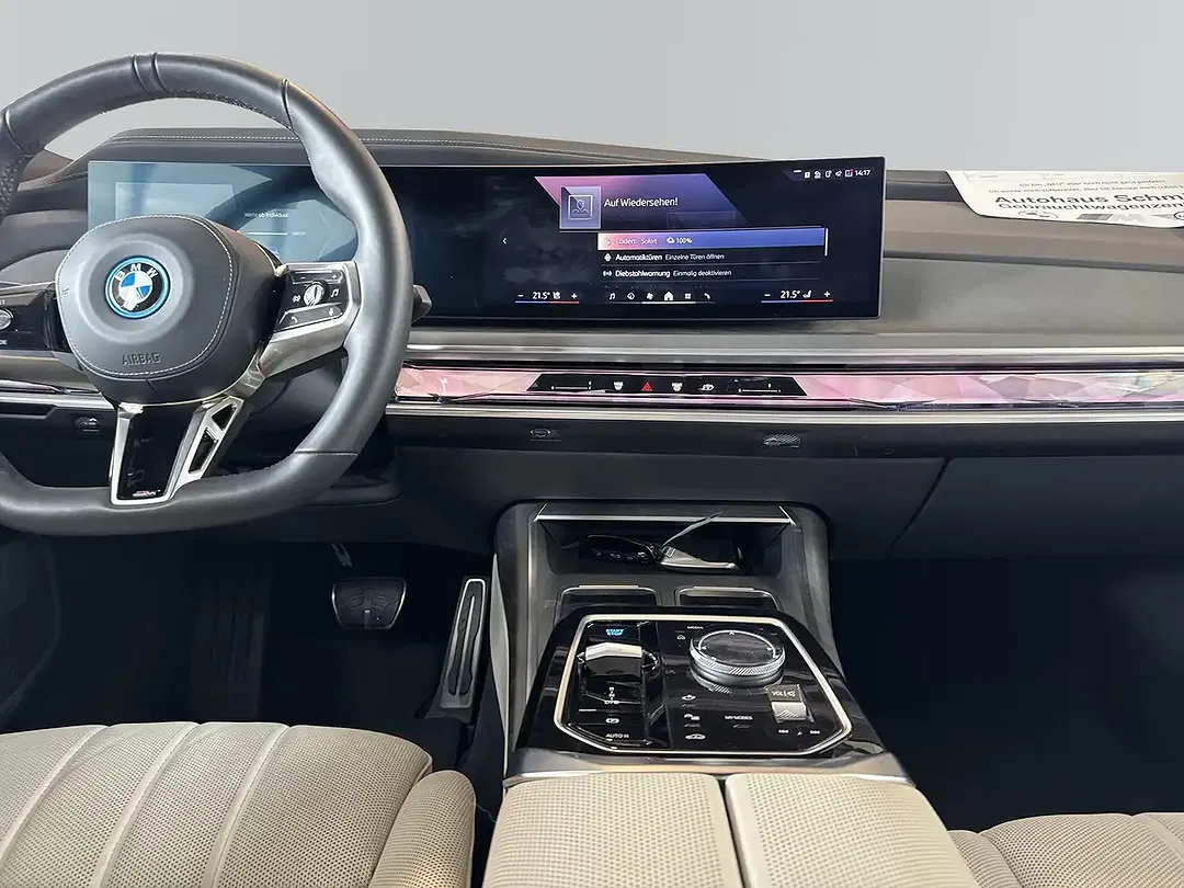 BMW i7 - Thumbnail 13