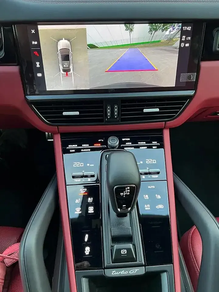Porsche Cayenne - Thumbnail 11