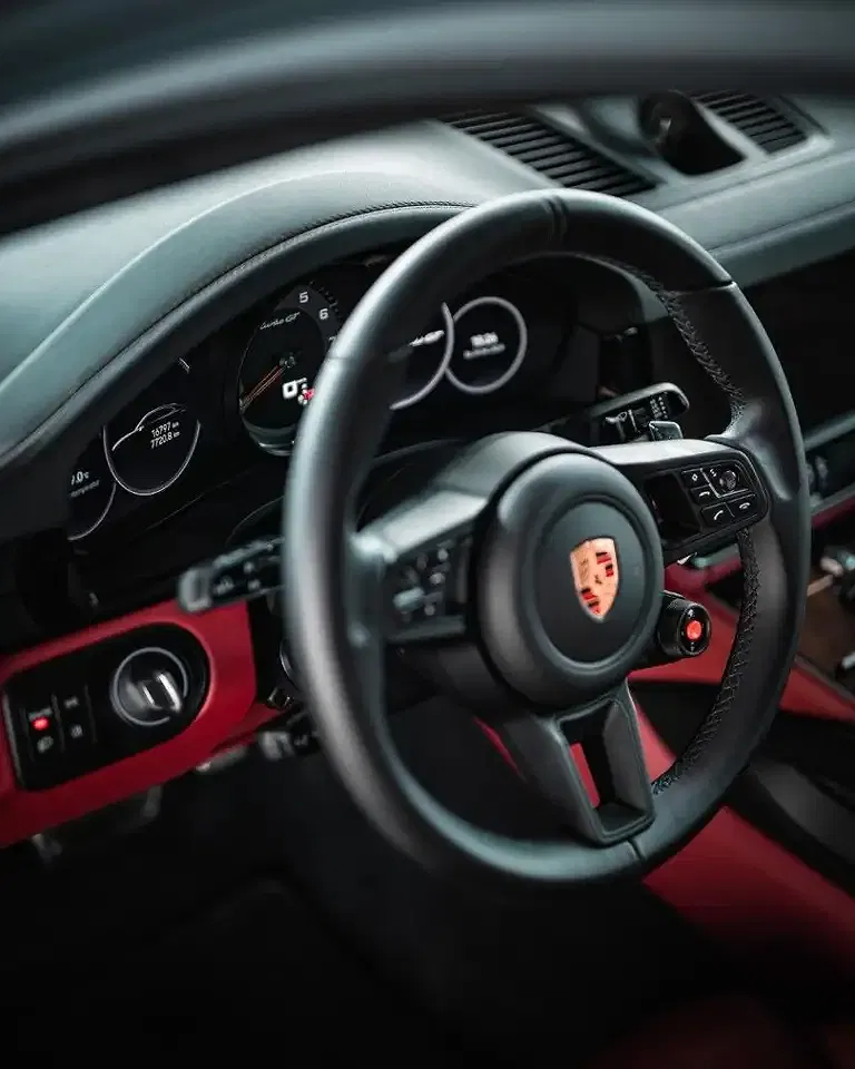 Porsche Cayenne - Thumbnail 4
