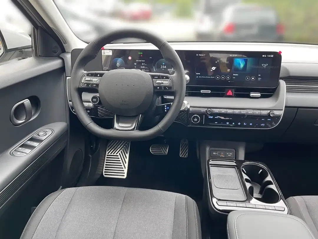 Hyundai IONIQ 5 - Thumbnail 10