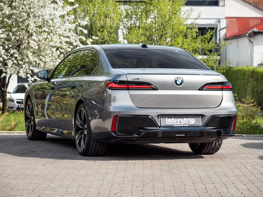 BMW 740 - Thumbnail 4
