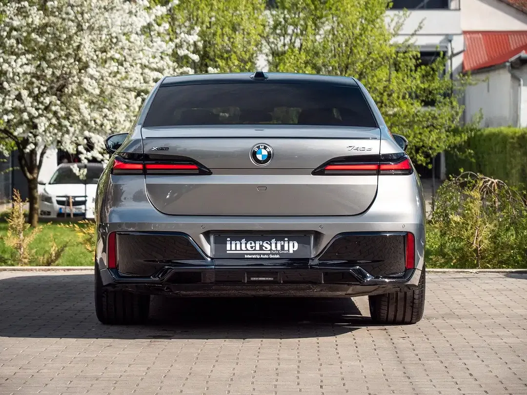 BMW 740 - Thumbnail 5