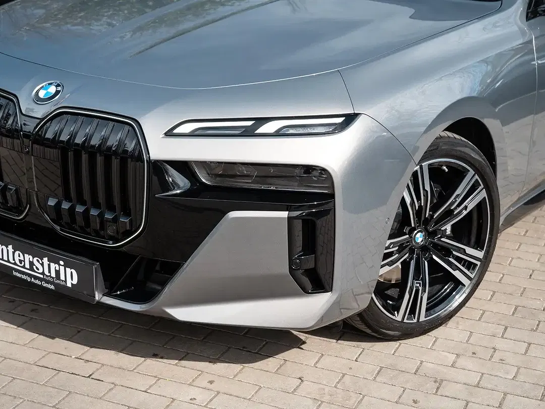 BMW 740 - Thumbnail 7