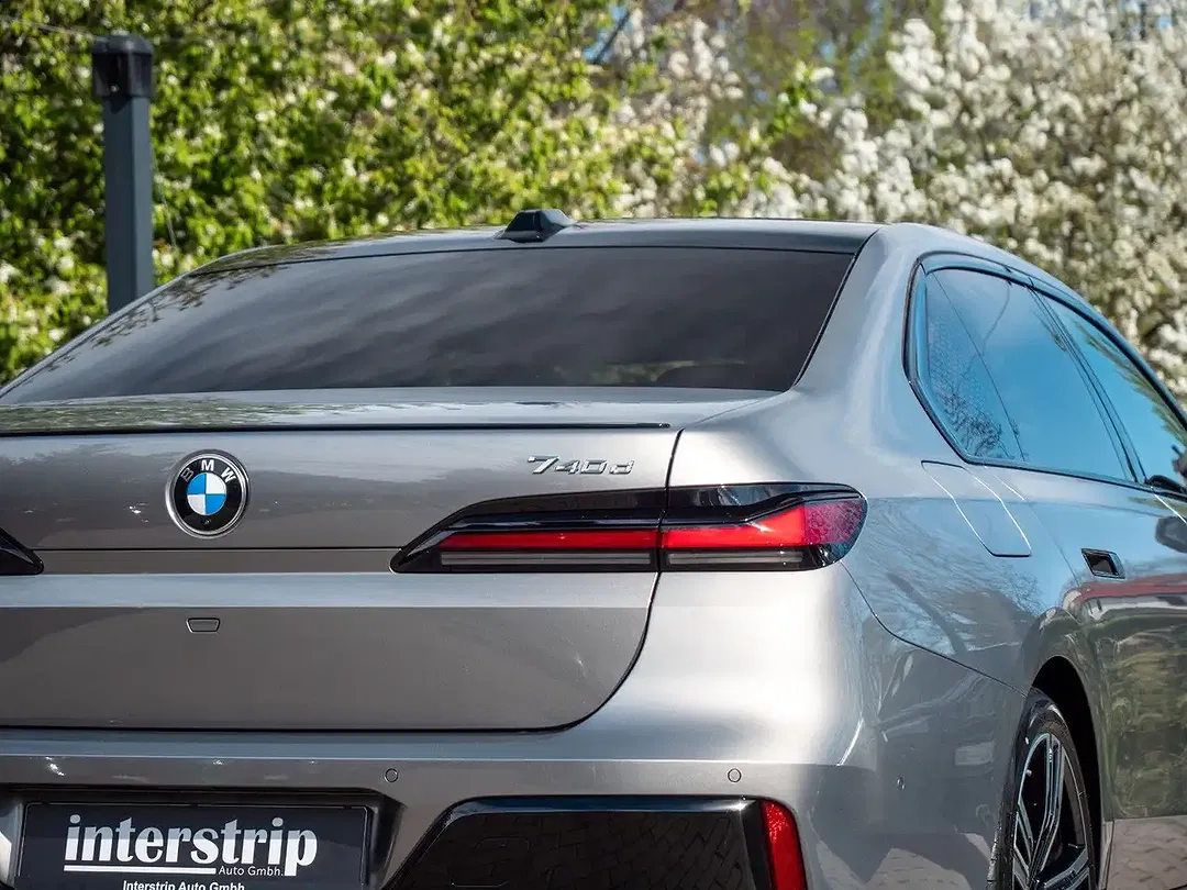 BMW 740 - Thumbnail 8