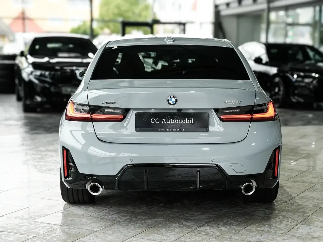 BMW 320 - Thumbnail 8