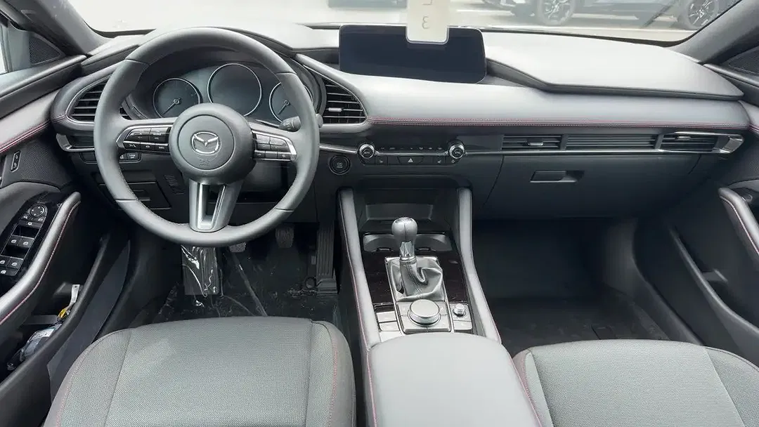 Mazda 3 - Thumbnail 9