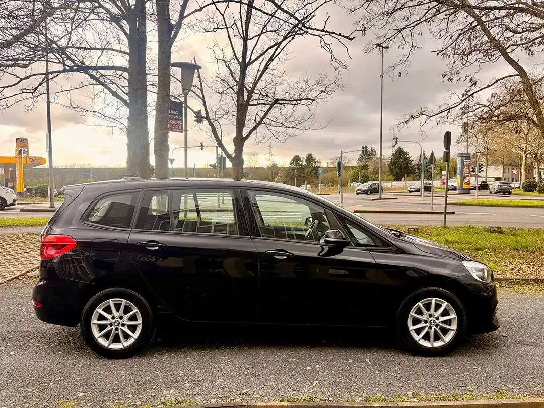 BMW 216 - Thumbnail 5