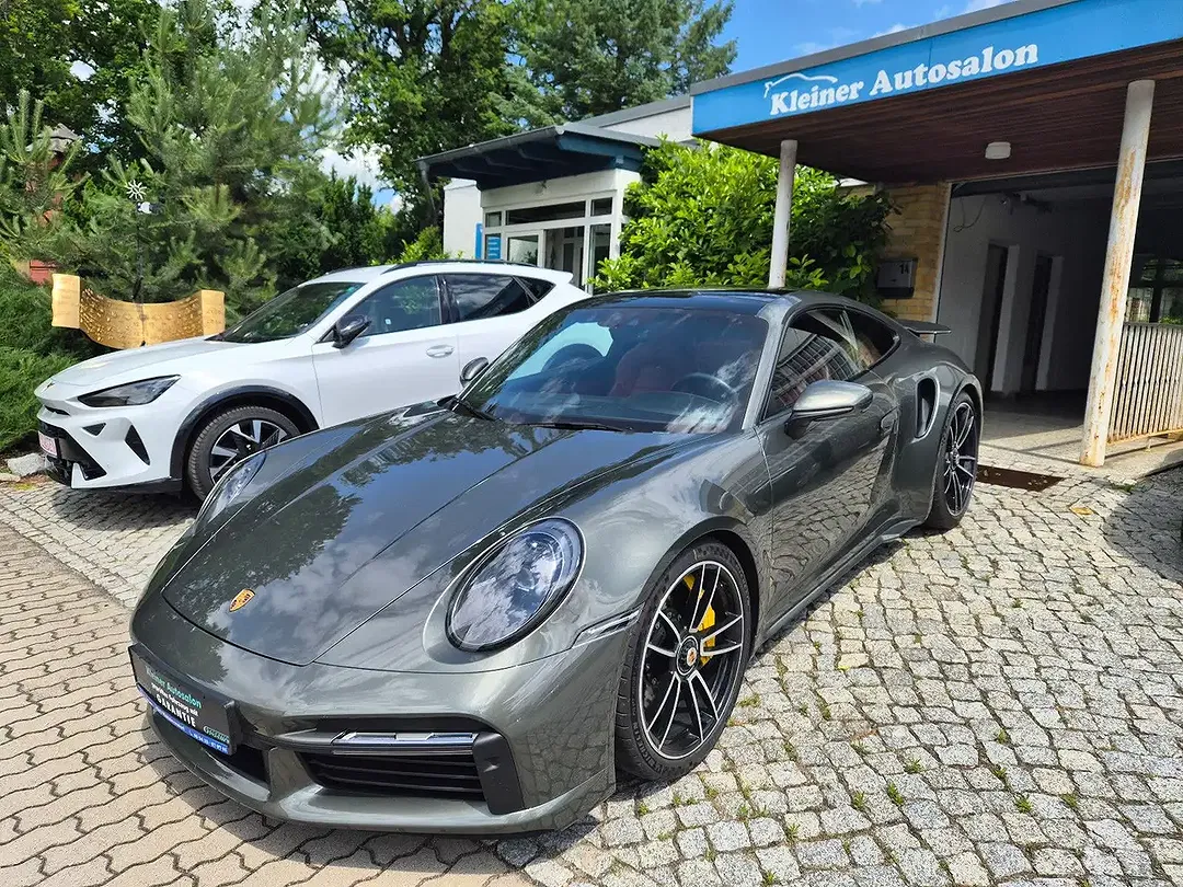 Porsche 911 - Thumbnail 3