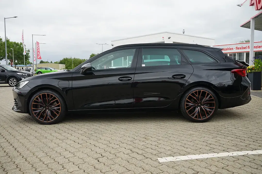 CUPRA Leon - Thumbnail 2