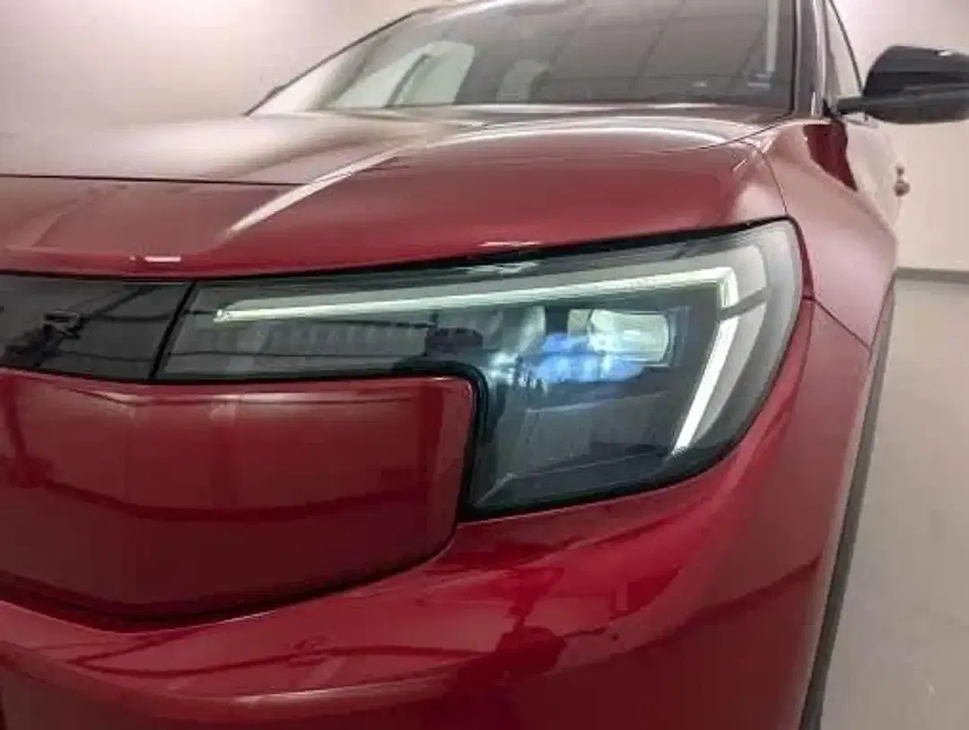 Ford Explorer - Thumbnail 31