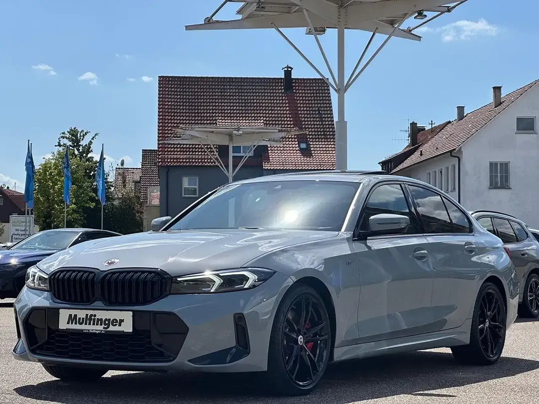 BMW 320 - Thumbnail 3