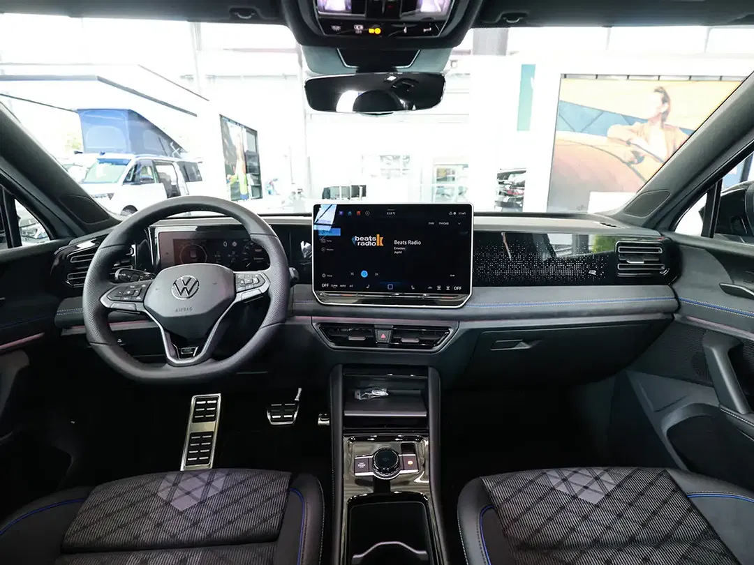Volkswagen Tiguan - Thumbnail 8