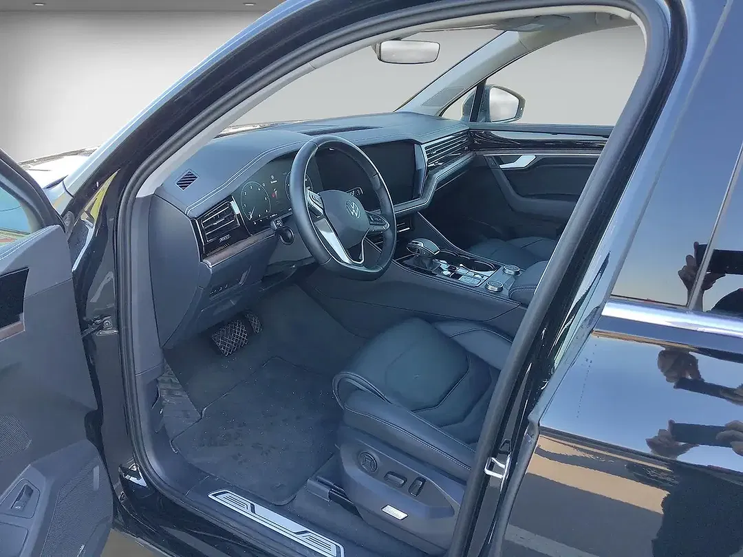 Volkswagen Touareg - Thumbnail 10