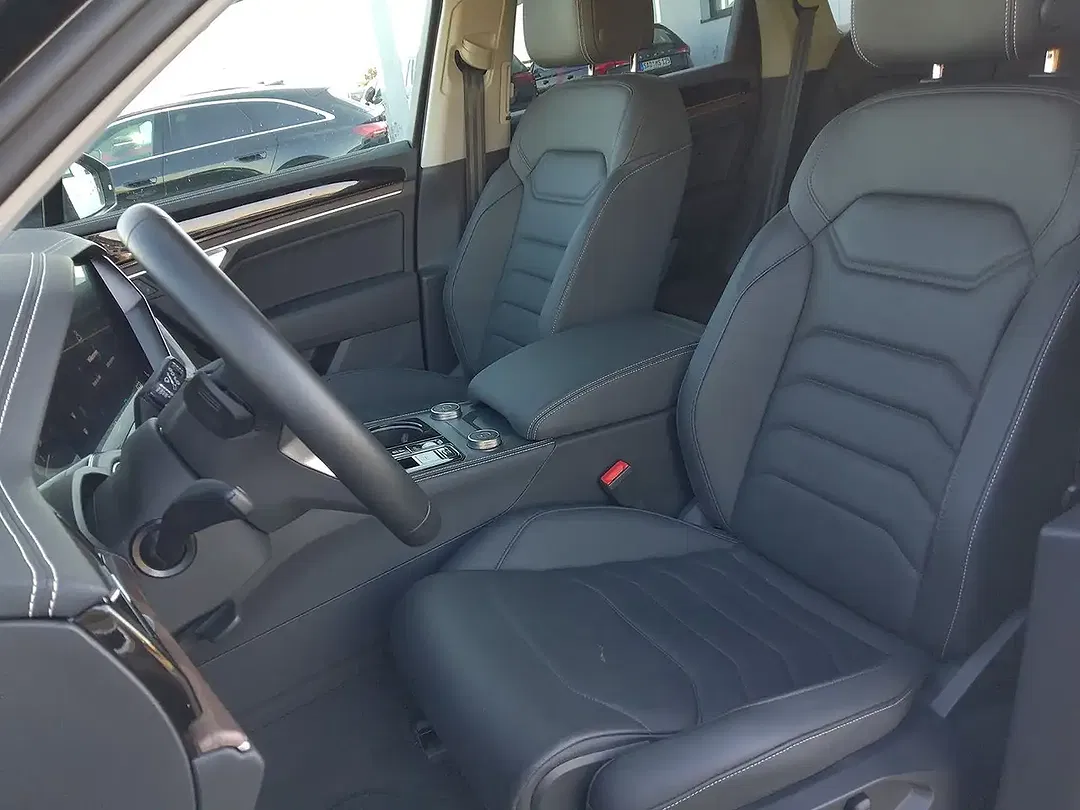 Volkswagen Touareg - Thumbnail 11