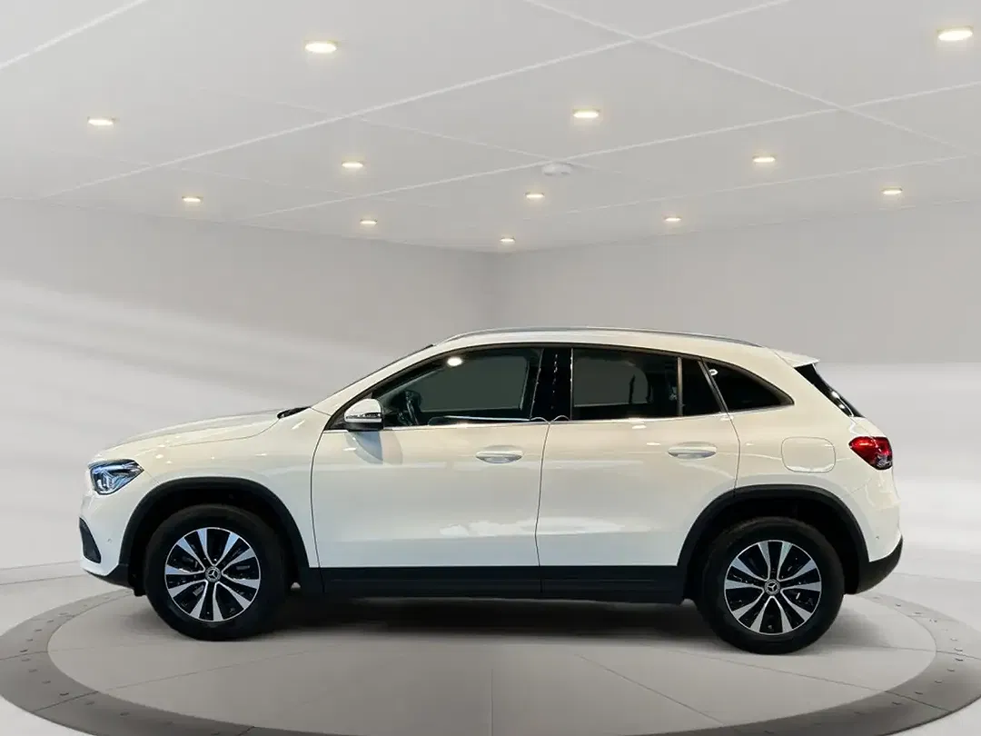 Mercedes-Benz GLA 250 - Thumbnail 3