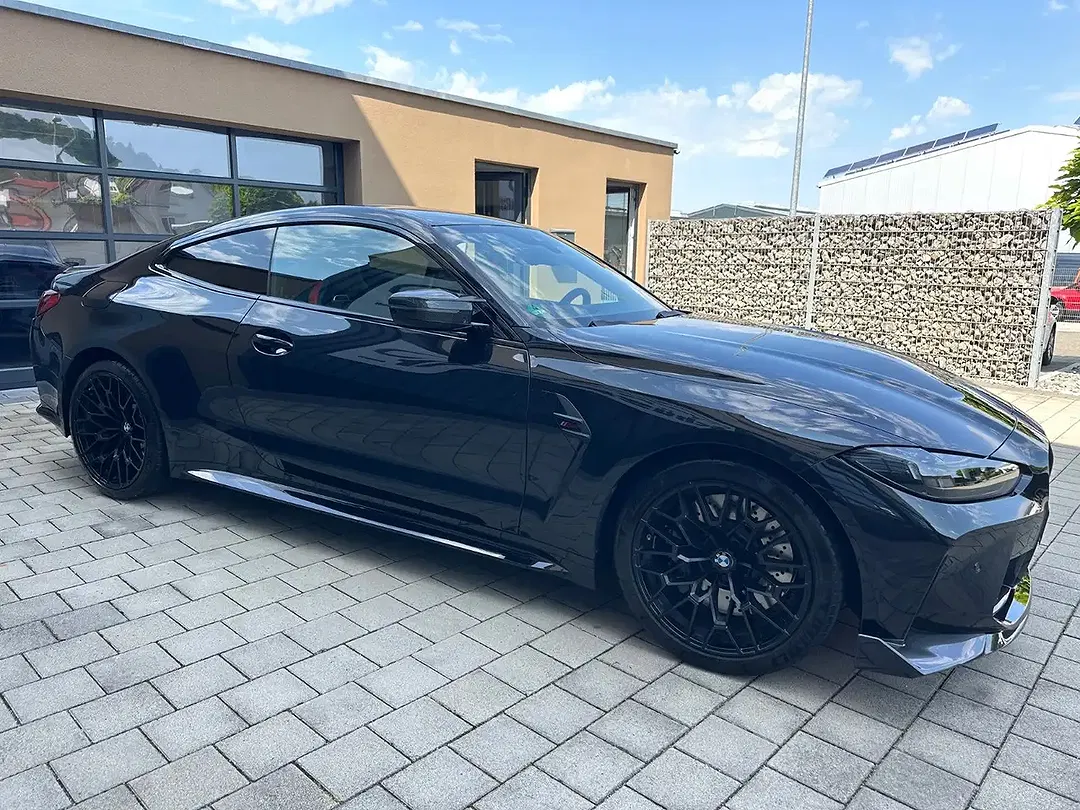 BMW M4 - Thumbnail 6