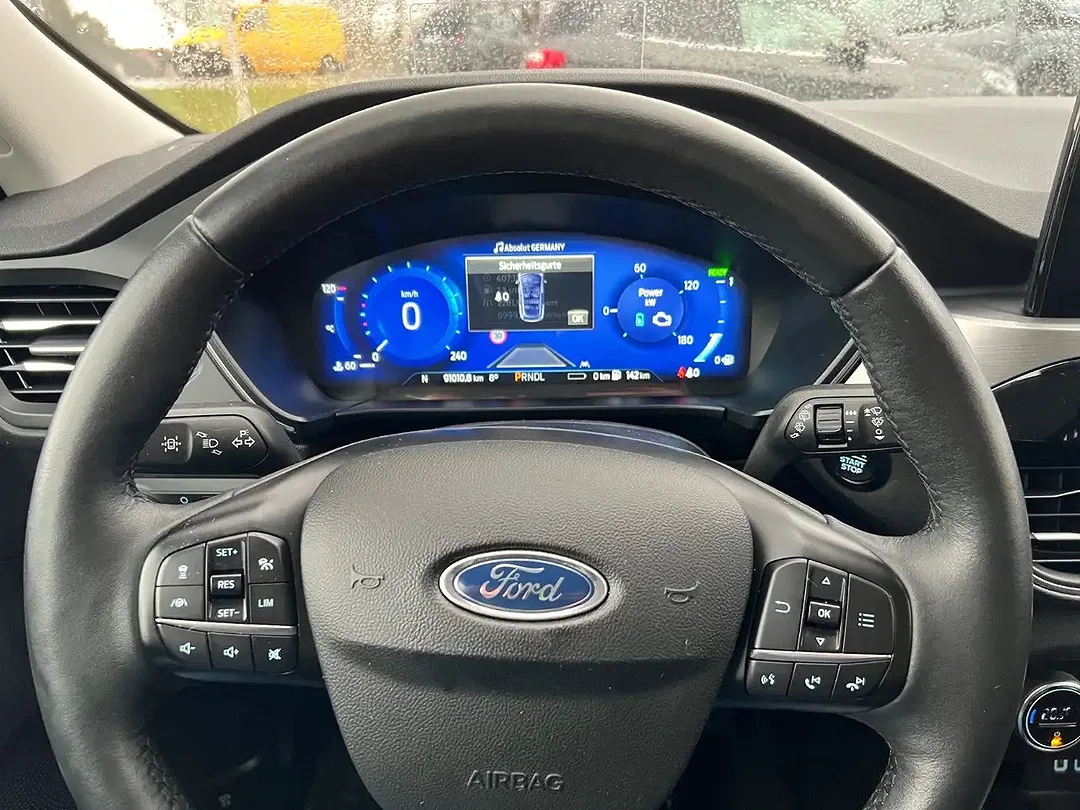 Ford Kuga - Thumbnail 10