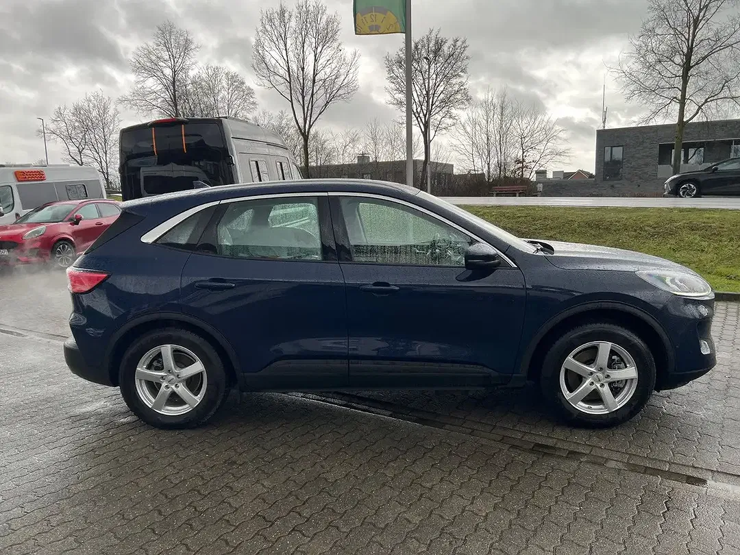 Ford Kuga - Thumbnail 4