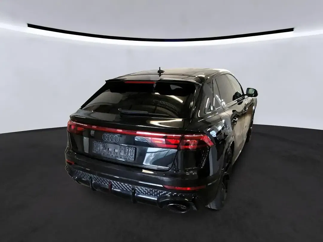 Audi RS Q8 - Thumbnail 6