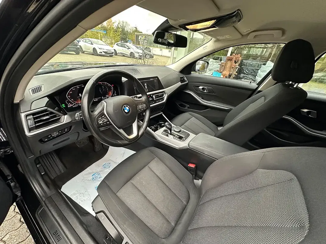 BMW 318 - Thumbnail 6