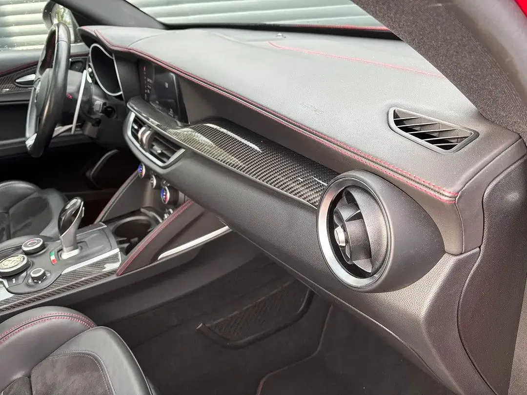 Alfa Romeo Stelvio - Thumbnail 11