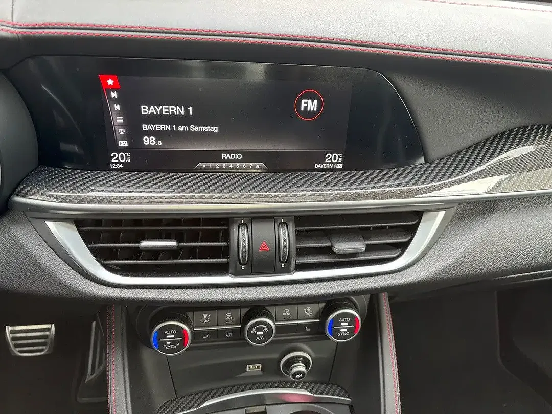 Alfa Romeo Stelvio - Thumbnail 14