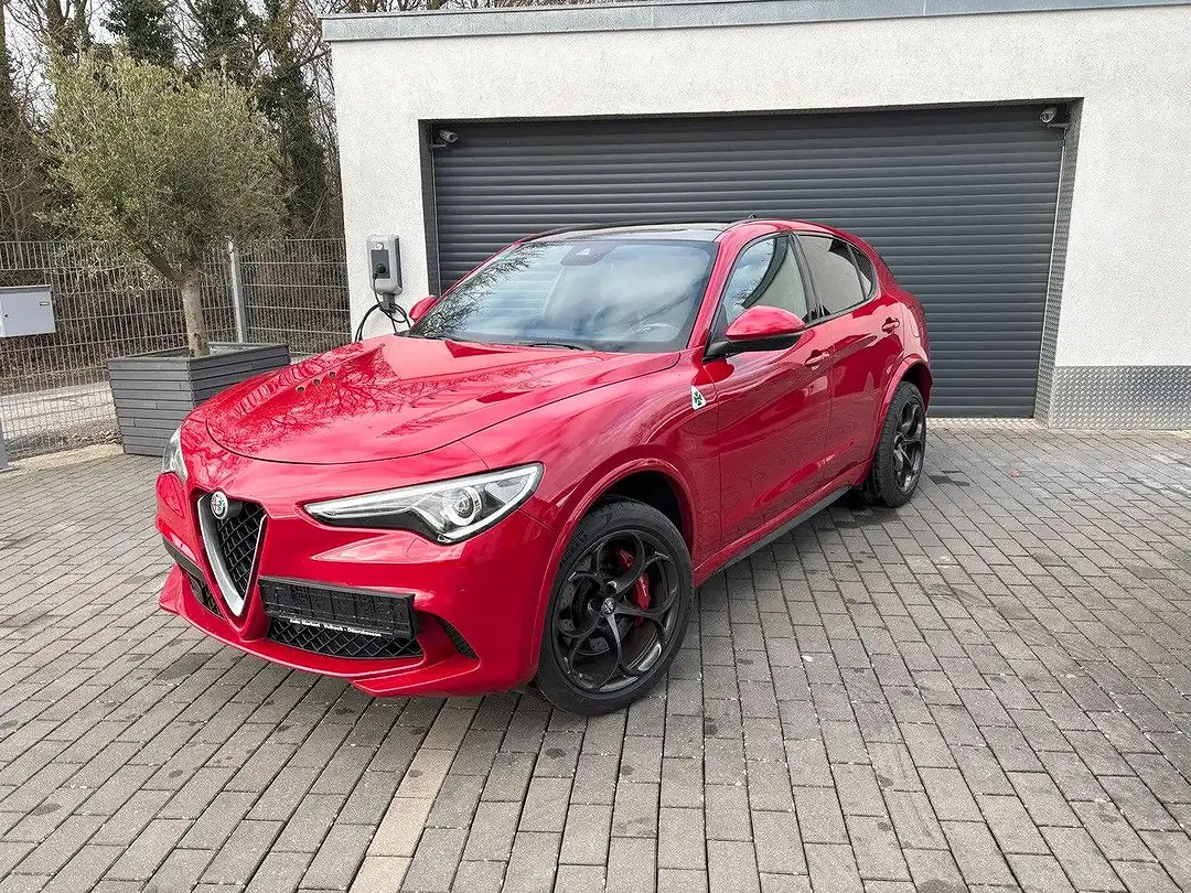 Alfa Romeo Stelvio - Thumbnail 3