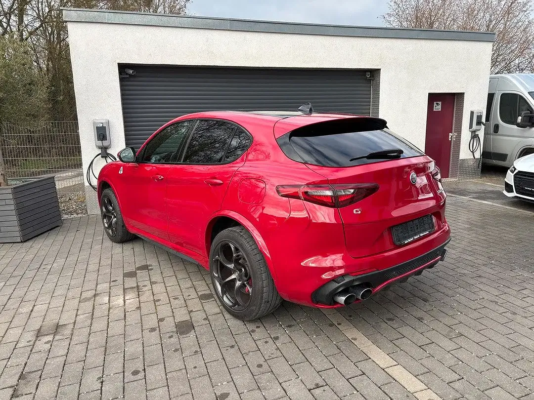 Alfa Romeo Stelvio - Thumbnail 4