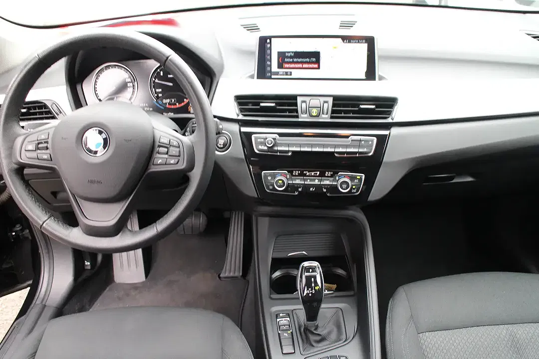 BMW X1 - Thumbnail 11