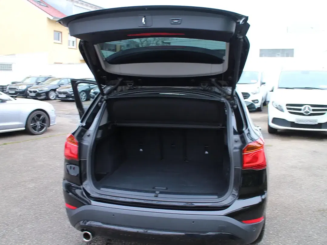 BMW X1 - Thumbnail 12