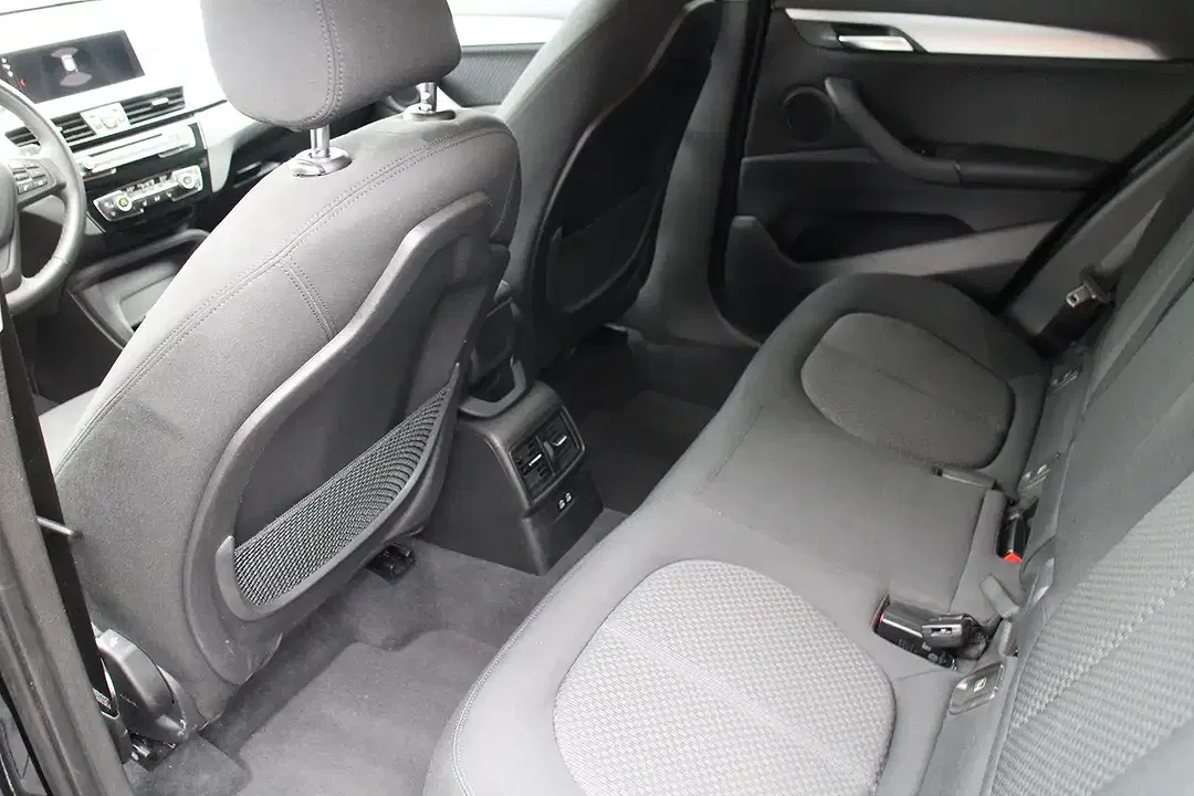 BMW X1 - Thumbnail 9
