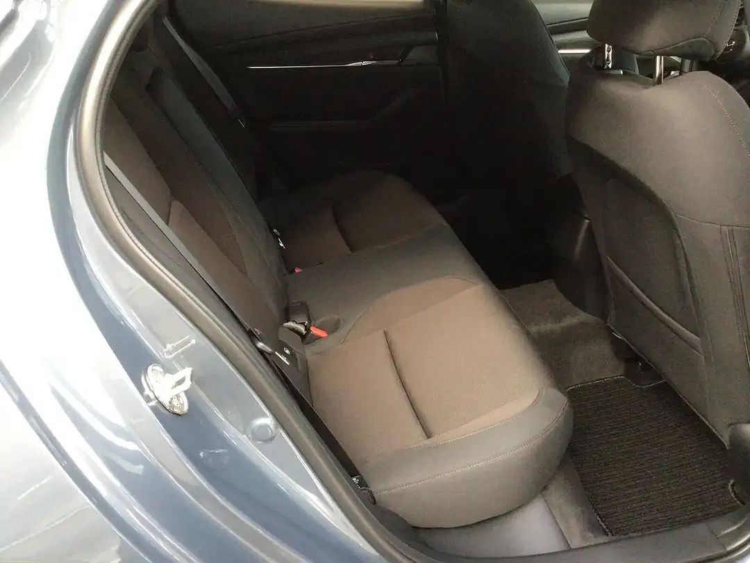 Mazda 3 - Thumbnail 11