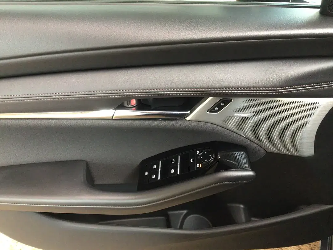 Mazda 3 - Thumbnail 12