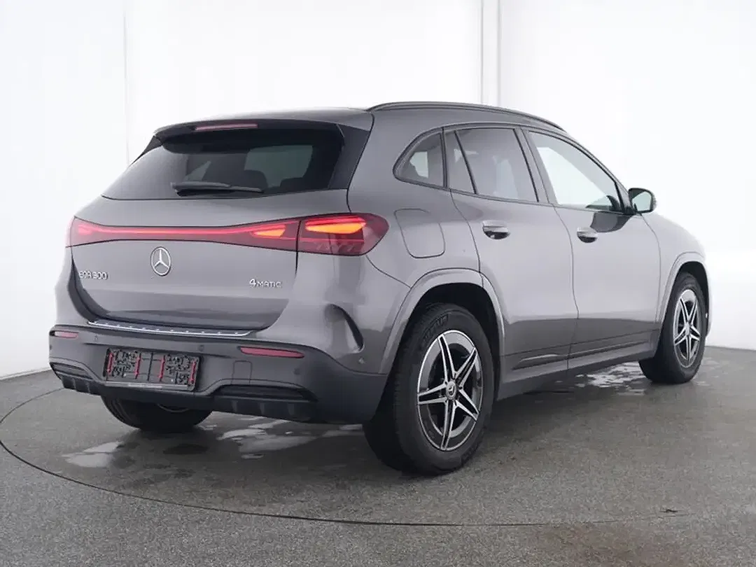 Mercedes-Benz EQA 300 - Thumbnail 3