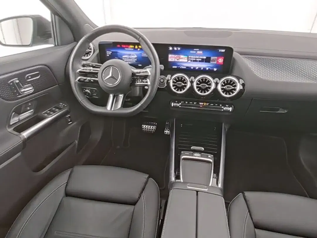 Mercedes-Benz EQA 300 - Thumbnail 6