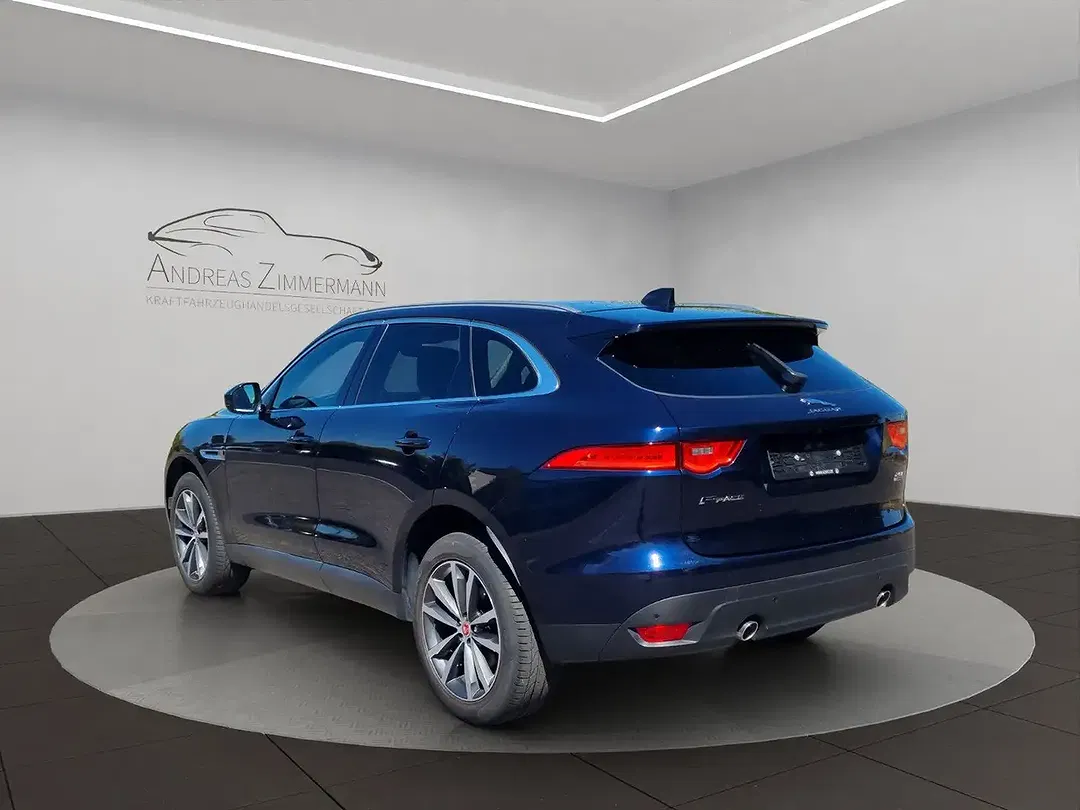 Jaguar F-Pace - Thumbnail 6
