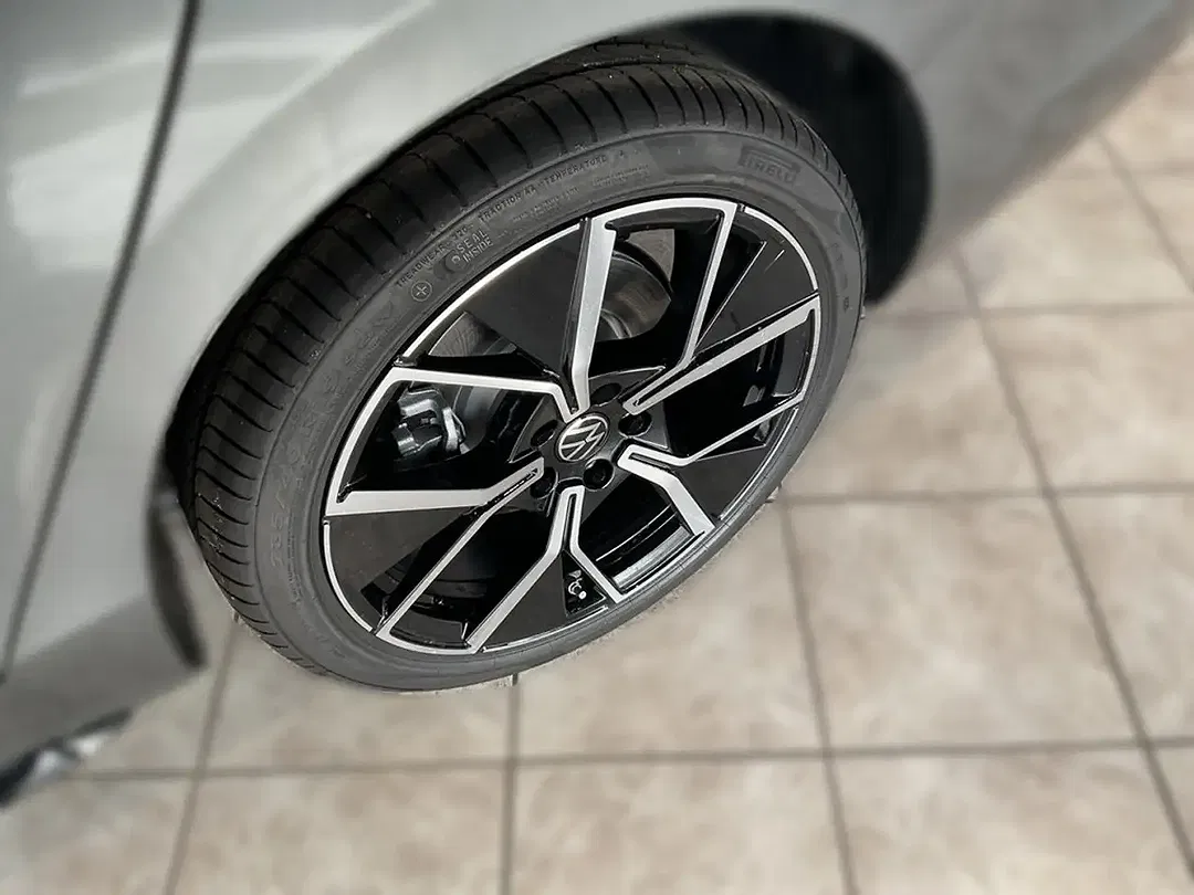 Volkswagen Passat - Thumbnail 15