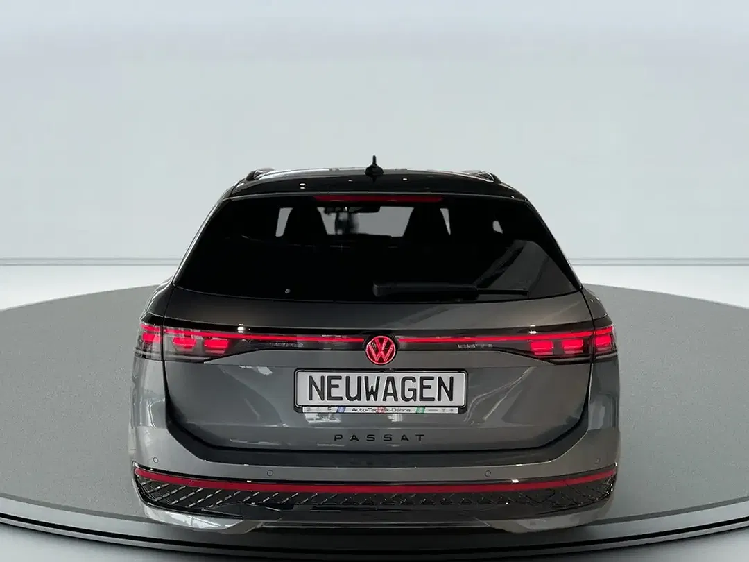 Volkswagen Passat - Thumbnail 5