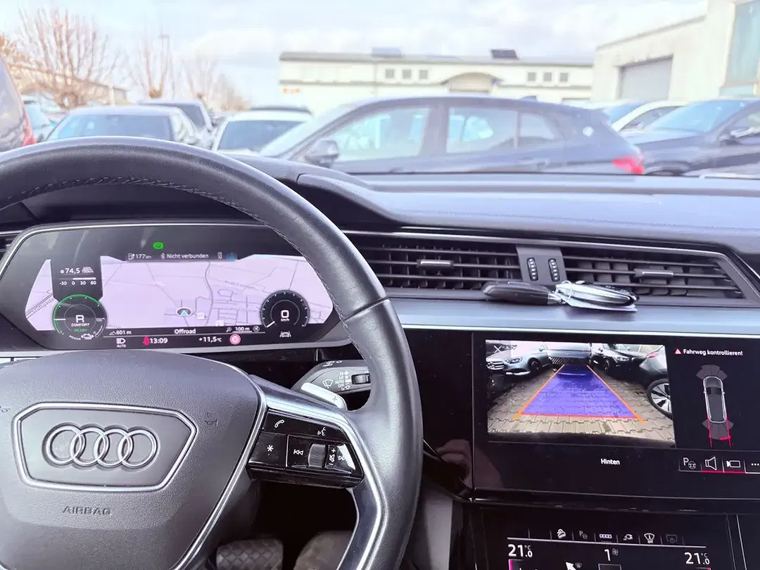 Audi e-tron - Thumbnail 12