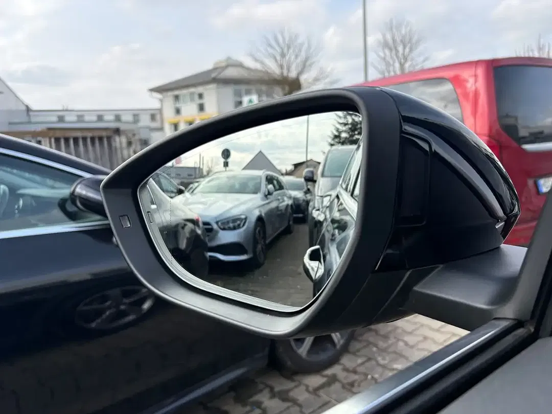 Audi e-tron - Thumbnail 13