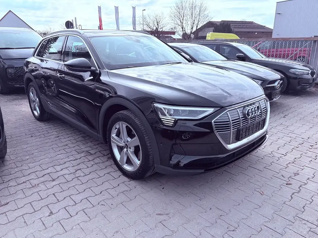 Audi e-tron - Thumbnail 4