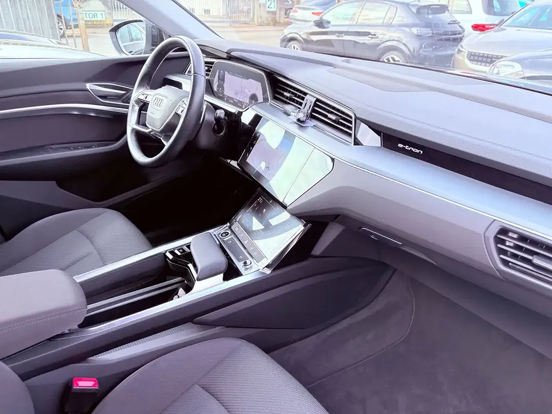 Audi e-tron - Thumbnail 6