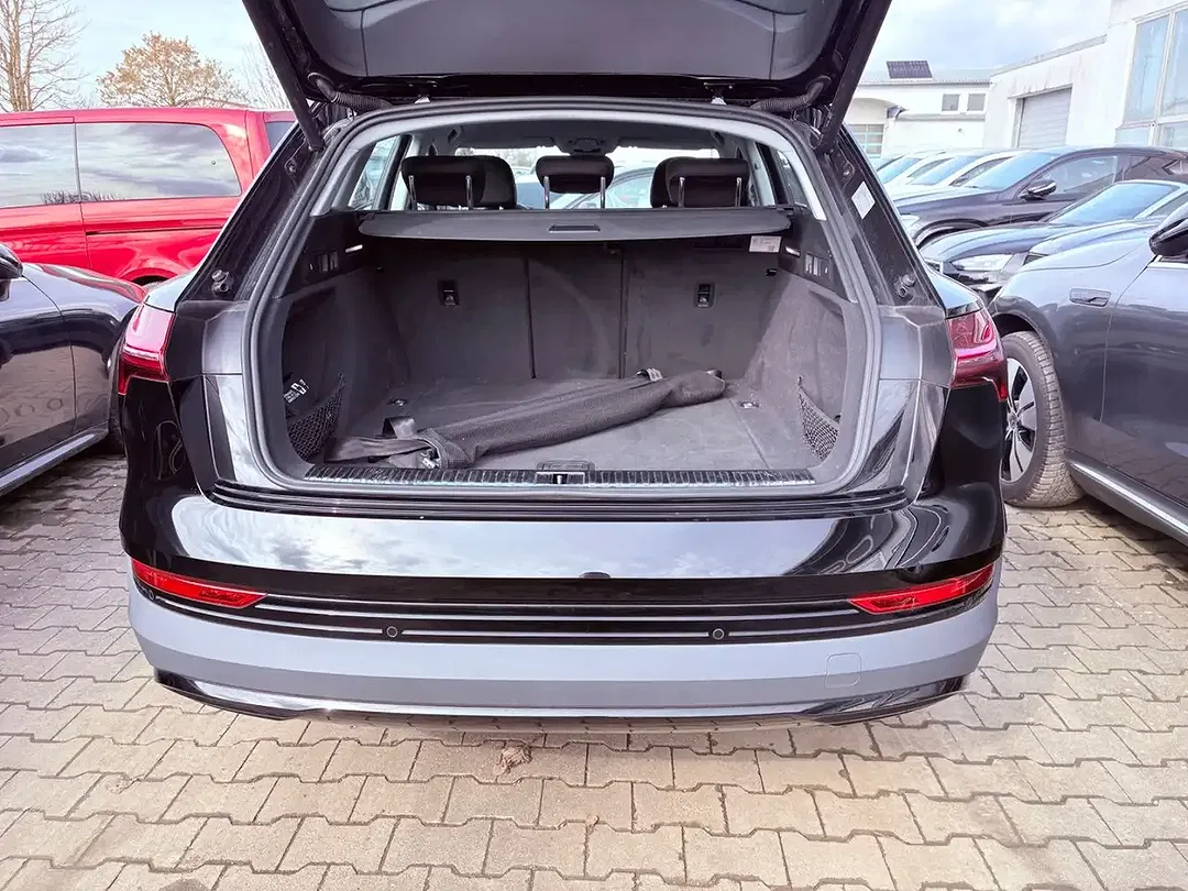 Audi e-tron - Thumbnail 9