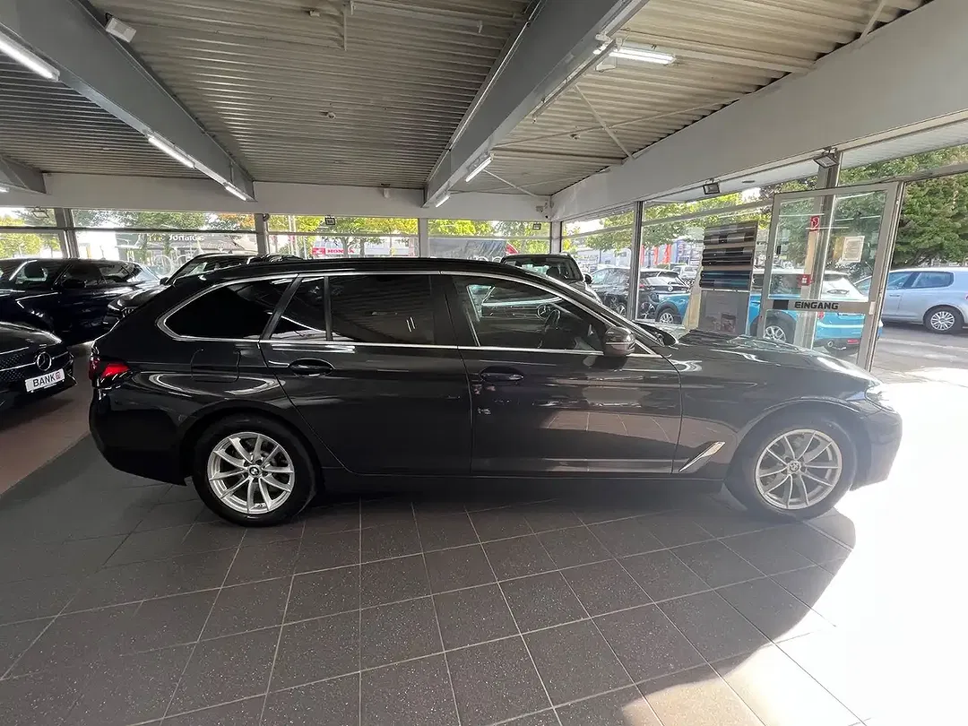 BMW 520 - Thumbnail 12