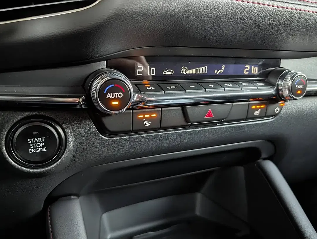 Mazda 3 - Thumbnail 12