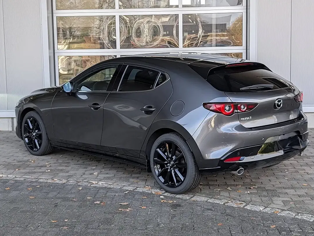 Mazda 3 - Thumbnail 4