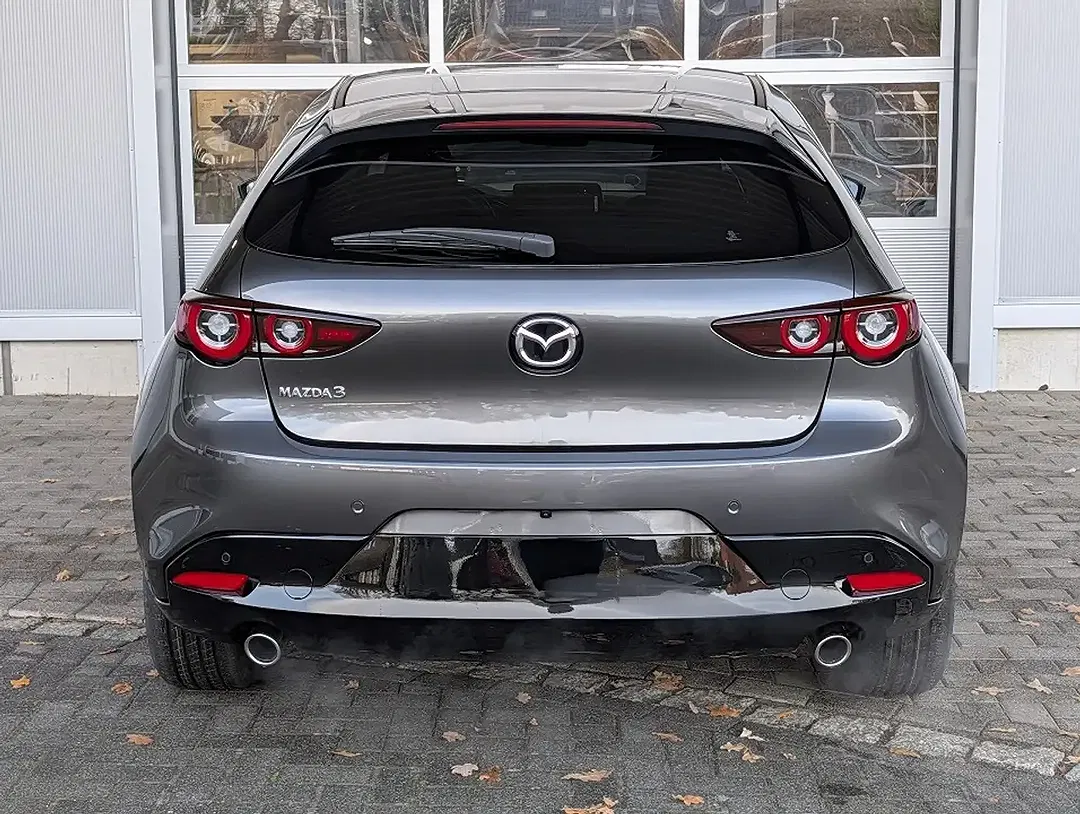 Mazda 3 - Thumbnail 5