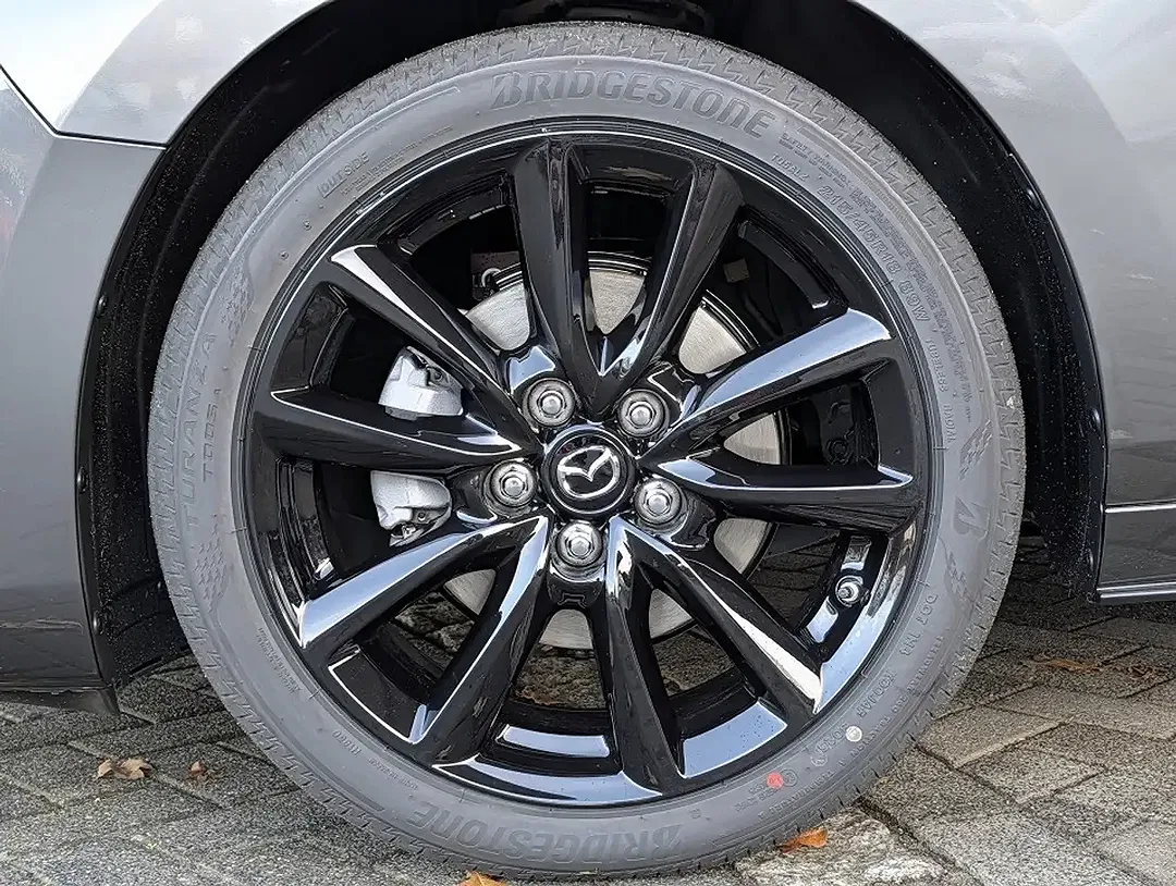 Mazda 3 - Thumbnail 8